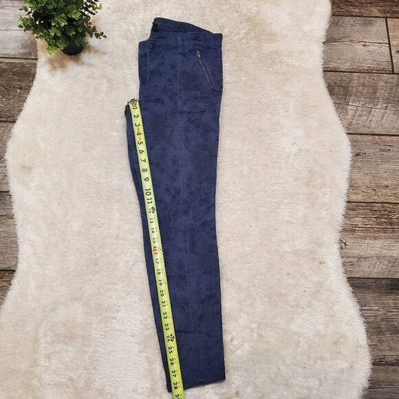 GAP Factory Leggings Blue with Black Floral Print, Size 8R - Picture 5 of 6